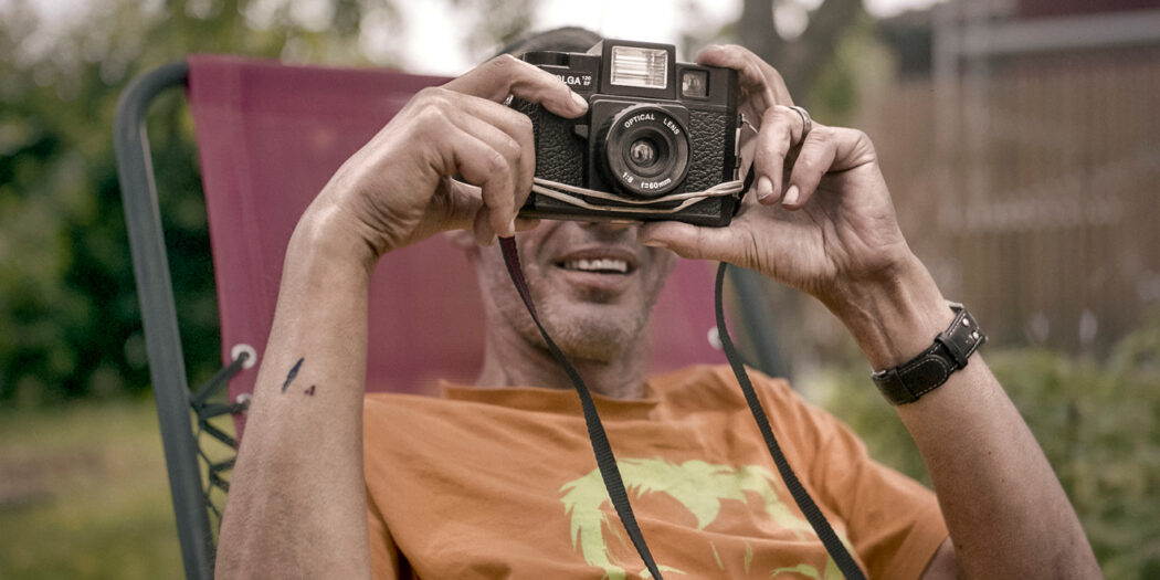 Olle Ljungström med en kamera 2014